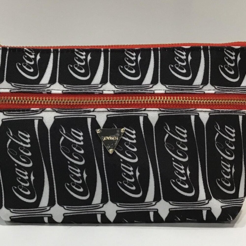 JoyRich  X Coca-Cola Make Up ag